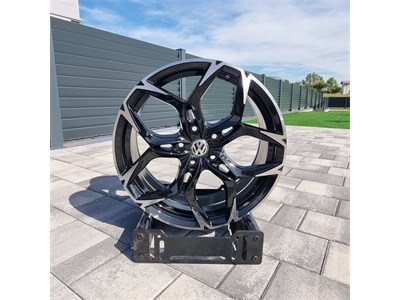 FELGA 5572 18X8 40 5X112 57.1 BMS