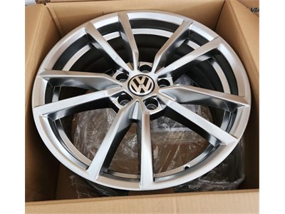 18X8 5X112 ET45 57.1 HYPER BLACK BK864 GOLF 7